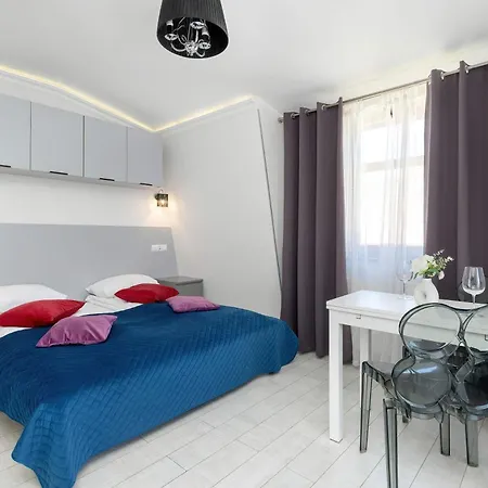 Charming In With Parking By Renters شقة *