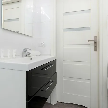 Charming In With Parking By Renters شقة سوبوت
