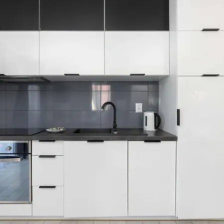 Charming In With Parking By Renters شقة *