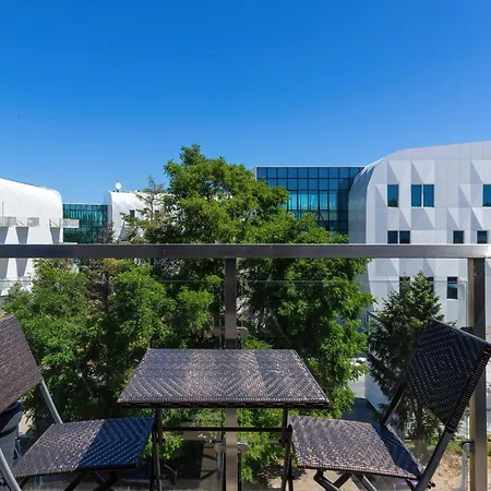 Charming In With Parking By Renters شقة *